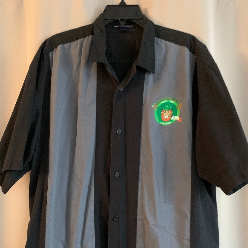 Shenanigan's Irish Pub Short Sleeve Button Up